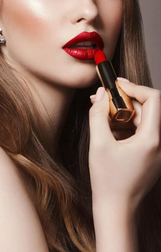 7 Kiss-Proof Lipsticks Under Rs 1000