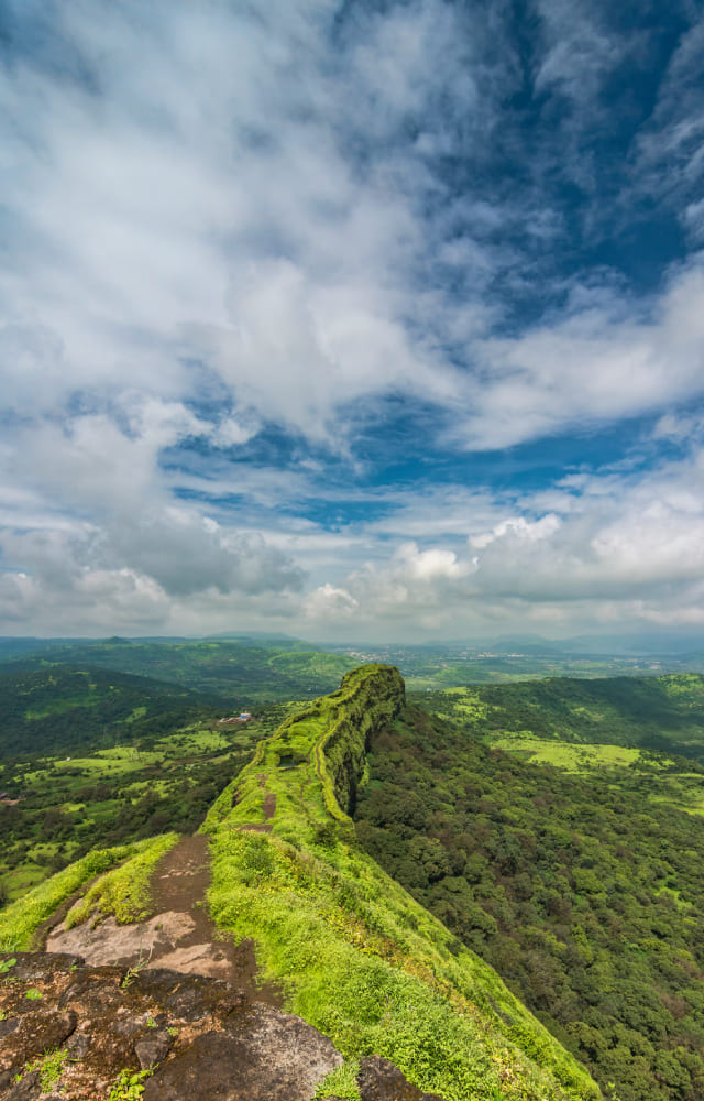 With long weekends coming up this year, quick getaways are a much-needed relaxation. When you think of a place near Mumbia, Lonavala has to be on the list.