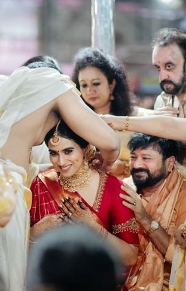 The short video clip captures the happy faces of the celebrity family, showcasing Malavika’s tearful eyes as she exchanged rings with her fiancé, Navaneeth