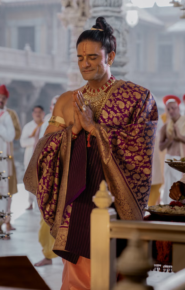 The article specifically targeted Yadunathji Brijratanji Maharaj, a prominent sect leader, and criticised the practices of the Pushtimarg sect.