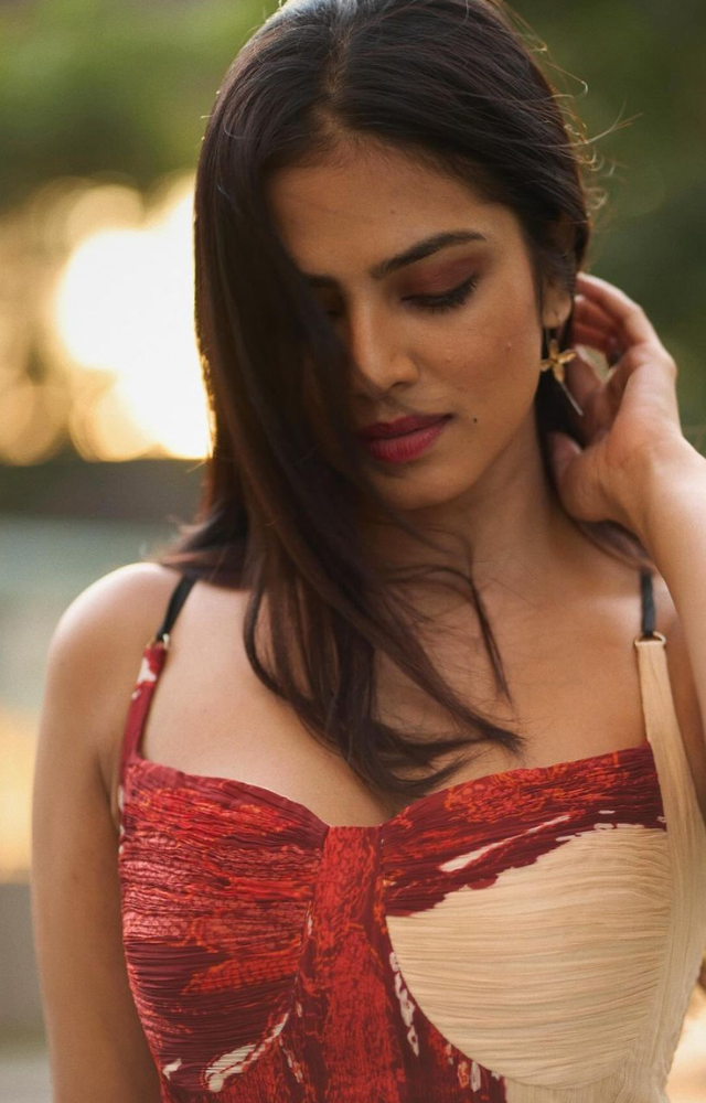 Malavika Mohanan`s three love tips