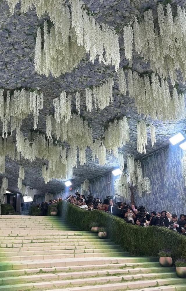 How Does One Get Invited To Met Gala?