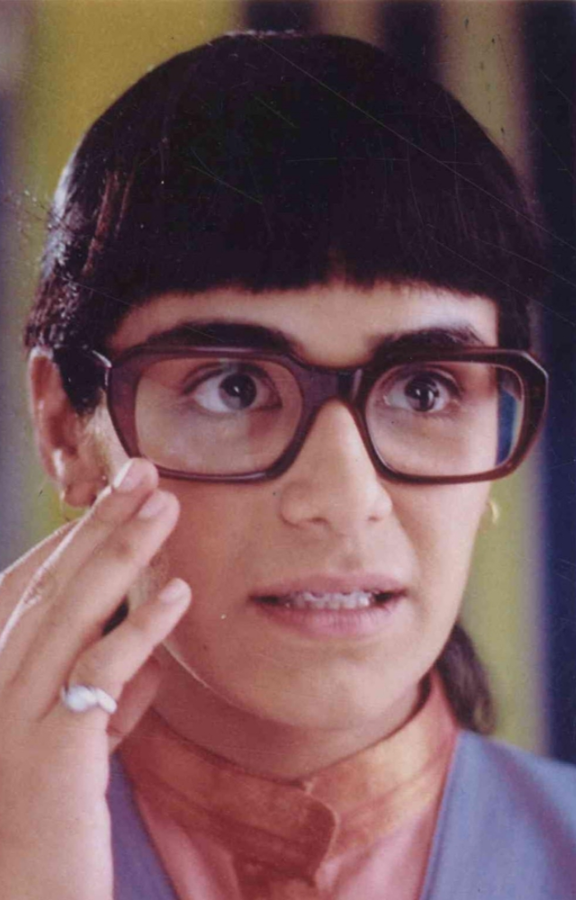 Mona became a household name with her role as Jassi in Jassi Jaissi Koi Nahin (2003), the Indian adaptation of Ugly Betty.