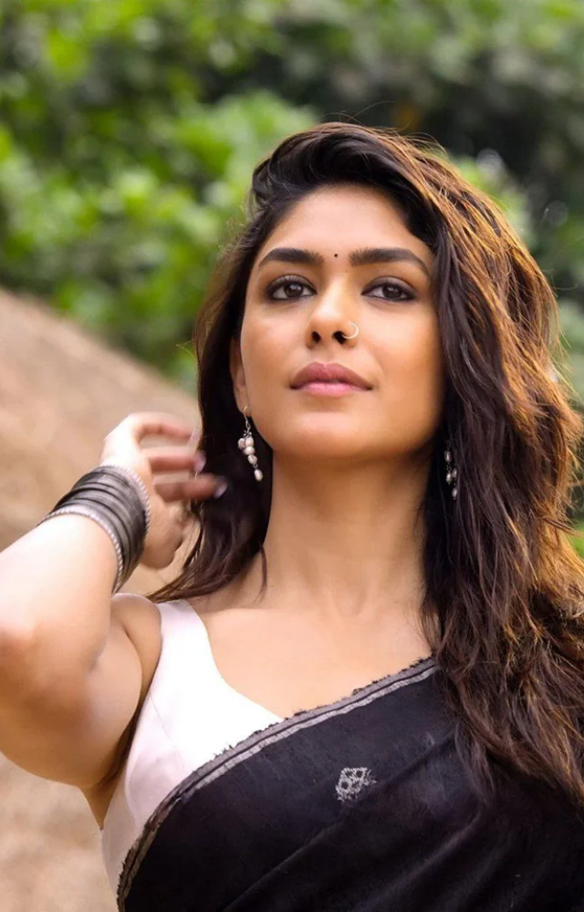 Mrunal Takur to set her Tamil Debut