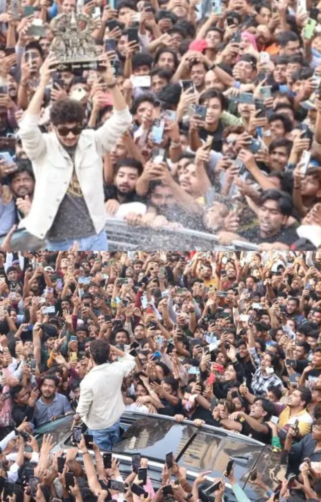 Munawar mobbed in Dongri