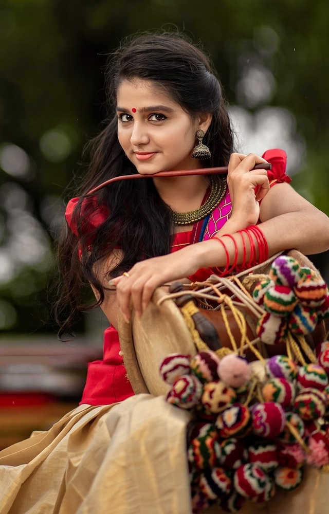 Prithviraj Sukumaran as Anand, Basil Joseph as Kaitholapparambil Vinu Ramachandran, Nikhila Vimal as Soumya, Anaswara Rajan as Anjali.