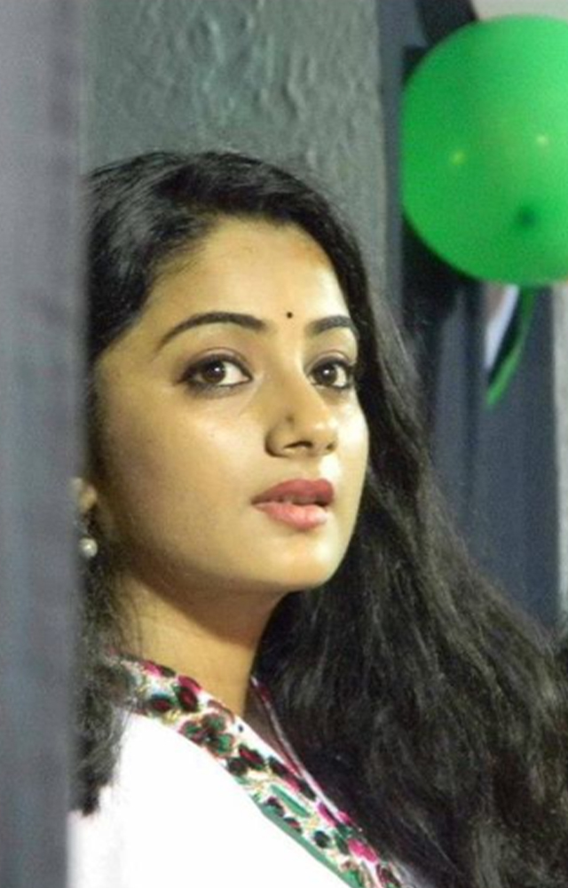 Namitha’s portrayal of Dr. Geethanjali in “Chandrettan Evideya” garnered critical acclaim. She received her first nomination for the Filmfare Award