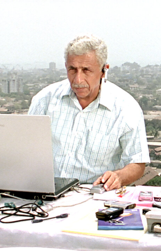 This gripping thriller sees Naseeruddin Shah deliver a chilling performance as a common man who becomes a vigilante and takes on the Mumbai police.