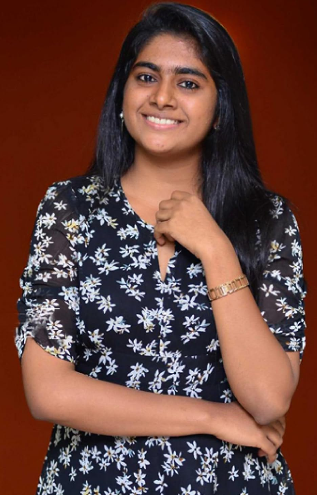 Nimisha received this prestigious award for her outstanding performances in two films are Oru Kuprasidha Payyan and Chola