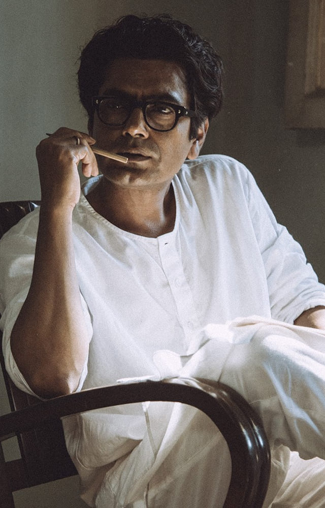 Manto, a popular writer based in Bombay, was forced to flee to Pakistan due to the rising Hindu-Muslim tensions. His portrayal was massively lauded by fans.