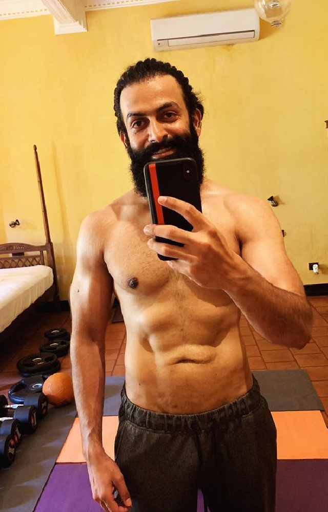  In 2019, Prithviraj made his directorial debut with the film “Lucifer”, which became the highest-grossing Malayalam film at the time. 