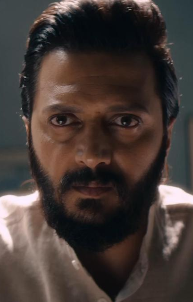 IRS officer Amay Patnaik (Ajay Devgn) targets Dada Manohar Bhai (Riteish Deshmukh) in a large-scale money laundering investigation during his 75th raid.