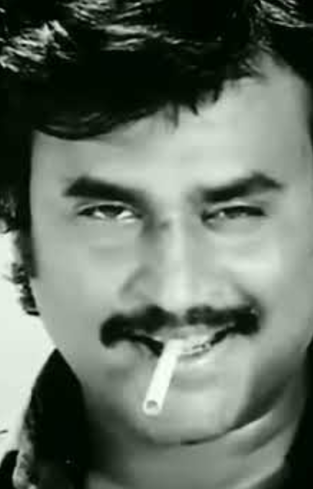 He grew up learning Marathi and Kannada, and later learned Tamil while pursuing his acting diploma at the Madras Film Institute