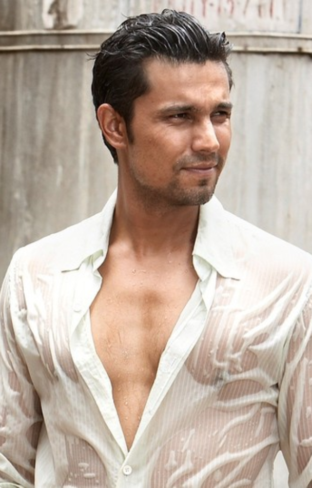 Randeep was a rebellious teenager. He was often in trouble for his mischievous behaviour and was even nicknamed `Randeep Don Hooda` in school.