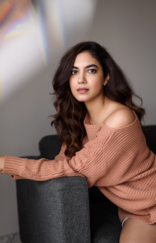 Ritu was born and raised in Hyderabad, India, and her family hails from Madhya Pradesh. She holds a degree in engineering from Malla Reddy Engineering College.