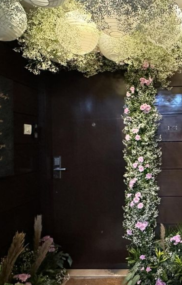 The celebration was held in a very pleasant and attractive manner, with the residence of Ronit beautifully decorated.



