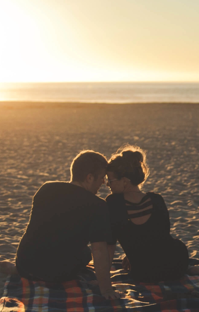  Doing something you both enjoy can create a relaxed and enjoyable atmosphere