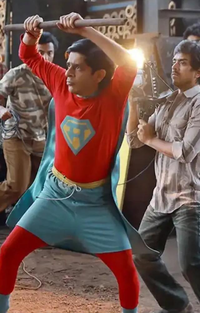 After his video parlor is demolished by the police, Nasir and his three friends decide to make a film, Malegaon ka Sholay. Will they succeed?