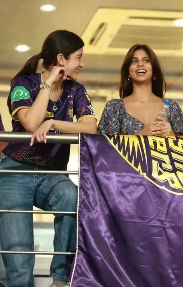 Suhana Khan`s BFF and actress Shanaya Kapoor showed her unwavering support for Kolkata in one of the Indian Premier League matches.