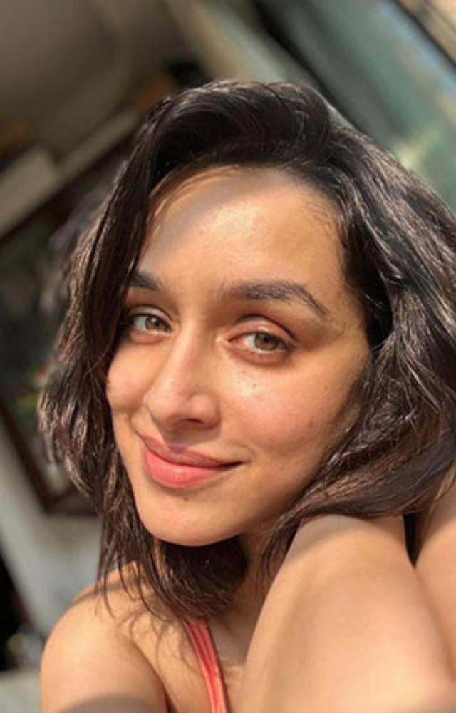 She posts a blend of personal moments, work updates, and behind-the-scenes shots, keeping her followers consistently engaged.