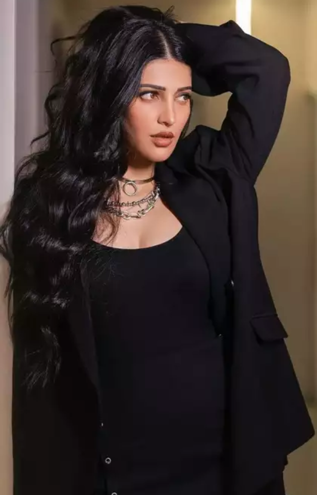 Shruti Haasan`s looks in black always embody a sense of classic chic, adding a touch of sophistication to her appearance.