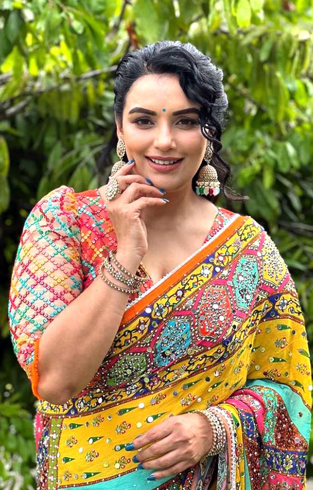Shwetha Menon`s new looks
