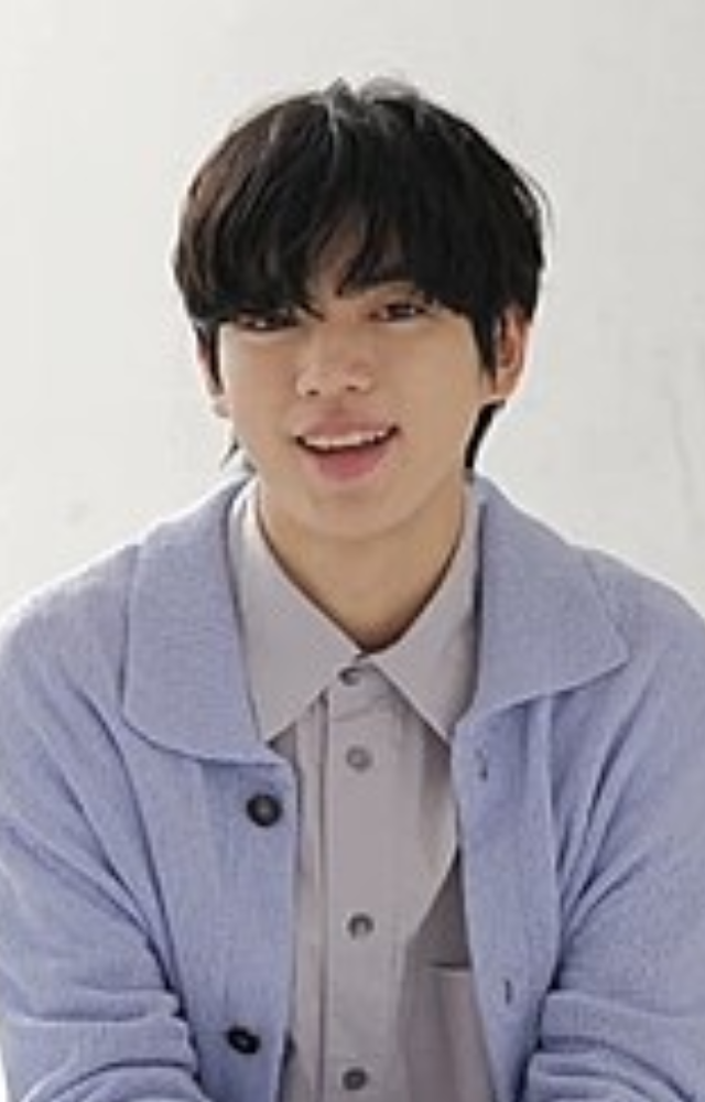 At the 2018 PyeongChang Olympics, Cha Jun-hwan gained attention as the youngest male competitor, finishing his event in 15th place.