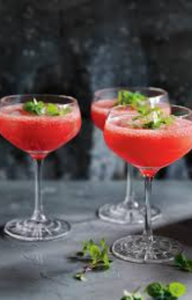 Hydrating watermelon blended with fresh mint, a squeeze of lime, and a pinch of sea salt for ultimate refreshment.