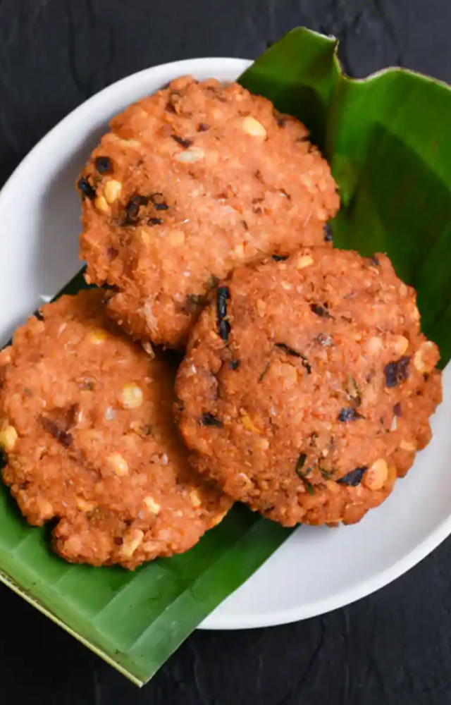  It’s mixed with aromatic spices, curry leaves, and onions before being deep-fried to perfection. The combination of crunchy exterior and soft interior 