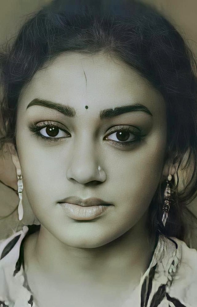 Shobana’s cinematic journey commenced with the Malayalam film “April 18” in 1984, directed by Balachandra Menon