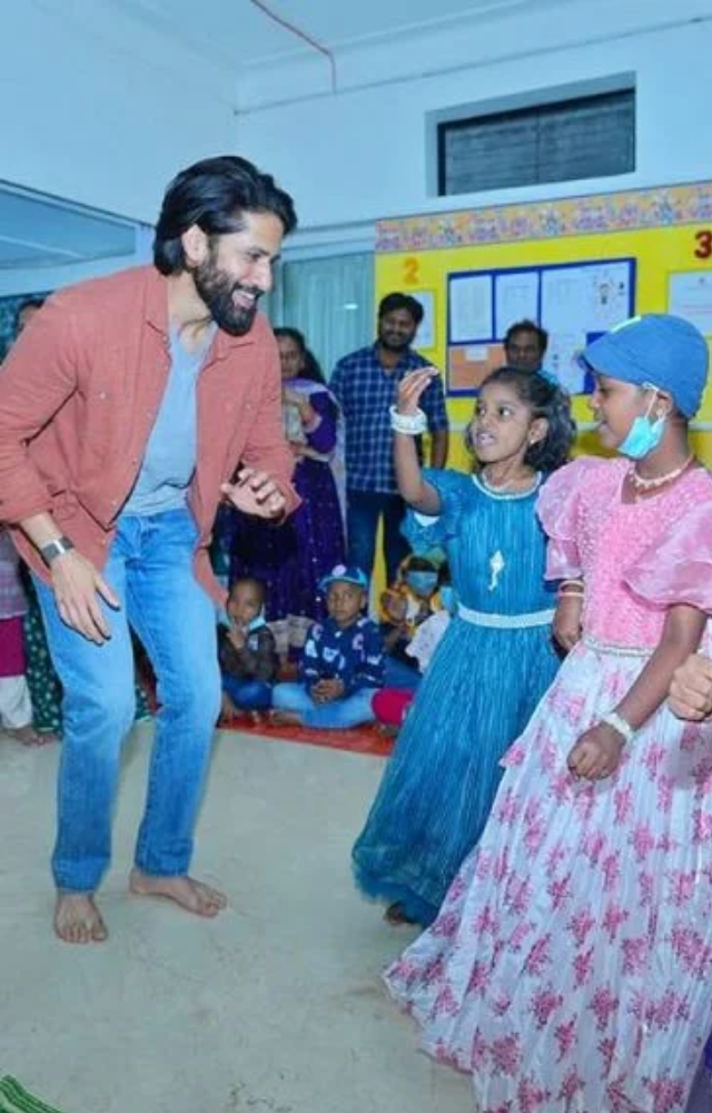 Naga Chaitanya joined the children in dancing, bringing joy and laughter to the room, while Sobhita cheered them on.

