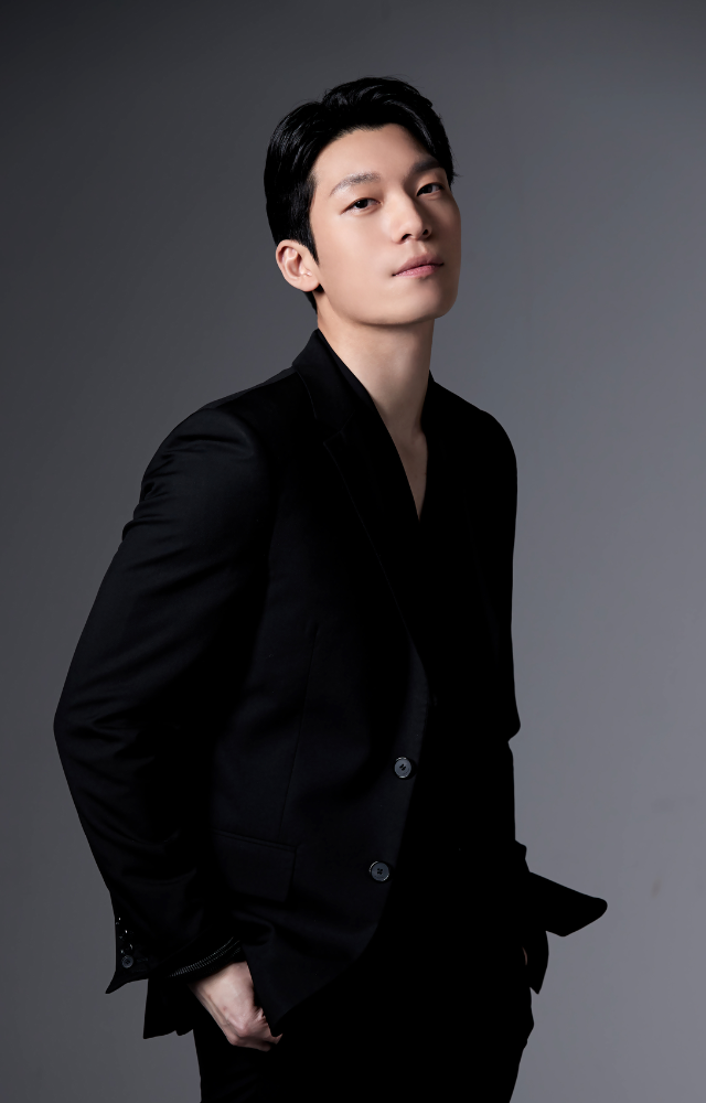Known for his roles in Squid Game, Midnight, and Something in the Rain. He gained popularity as the police officer Jun-ho in Squid Game.
