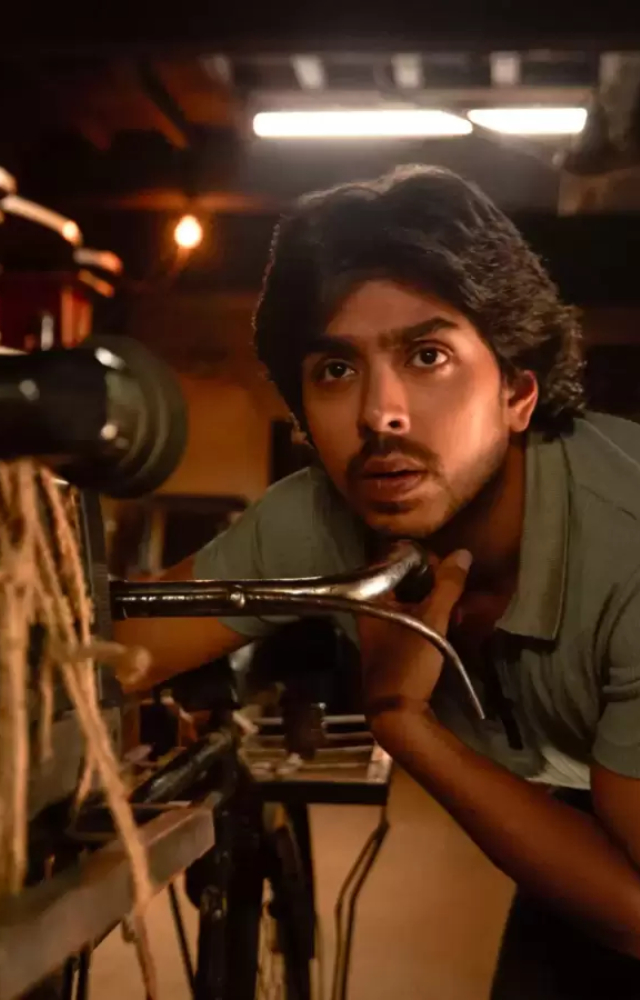 Based on a real-life story, Superboys of Malegaon revolves around Nasir (Gourav Adarsh), who loves screening English classics in the sleepy town of Malegaon.