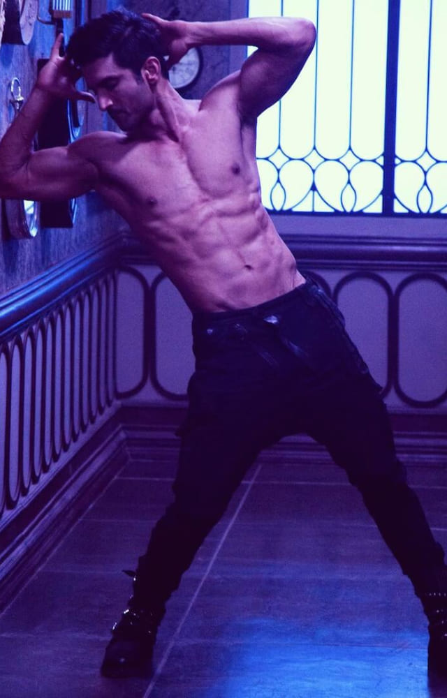 Raabta saw Sushant Singh Rajput`s and Kriti Sanon`s sizzling chemistry. While the movie was a box office disaster, the actor`s performance was massively lauded.
