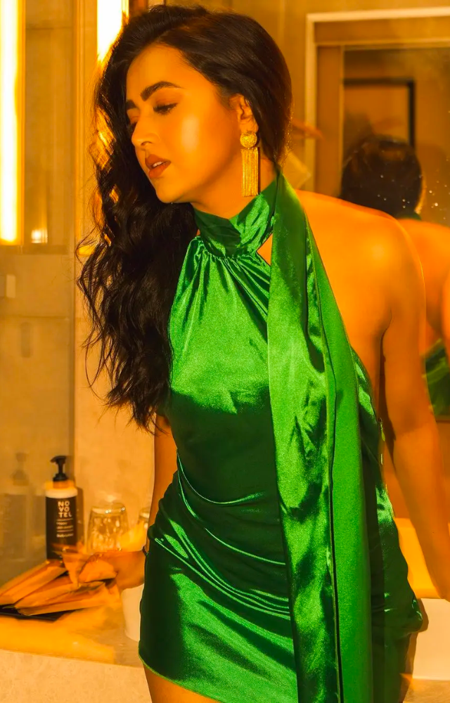 Tejasswi chose a beautiful green satin backless dress for a photoshoot, making it a perfect outfit for Promise Day.