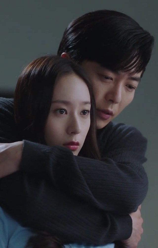 A math genius CEO feigns amnesia after receiving death threats, while his secretary pretends to be his fiancée. A chaotic romance ensues.