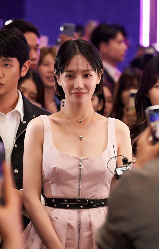 Starring Park Gu-young, this is a story about an influencer who achieves stardom overnight. However, the world of digital glamour is not what she expected.