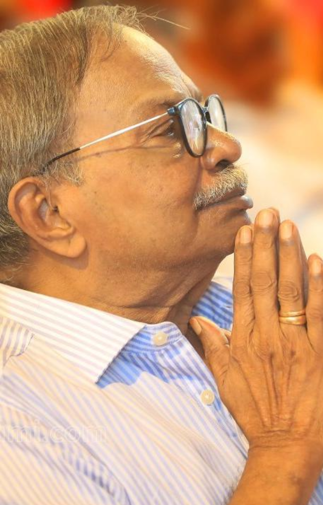 The novel traces Sethu Madhavan`s rise from poverty to adulthood, highlighting his complex relationships and personal growth.
