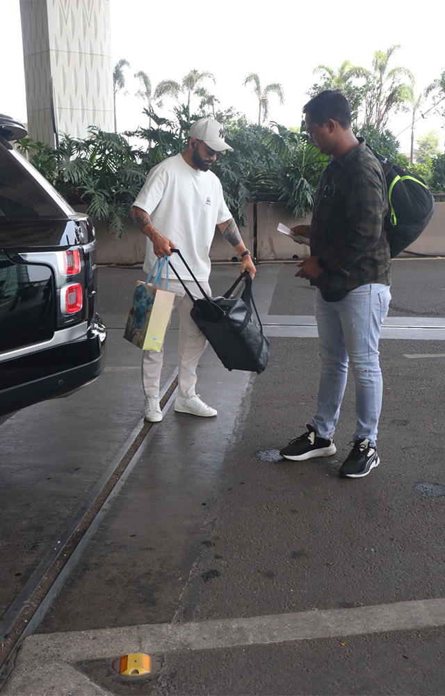 Virat Kohli grabs eyeballs for his effortlessly cool airport style!