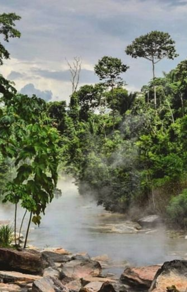 Known as the “Boiled with the Heat of the Sun,” this Amazonian river can reach up to 93°C. It’s heated by geothermal vents beneath the jungle floor.
