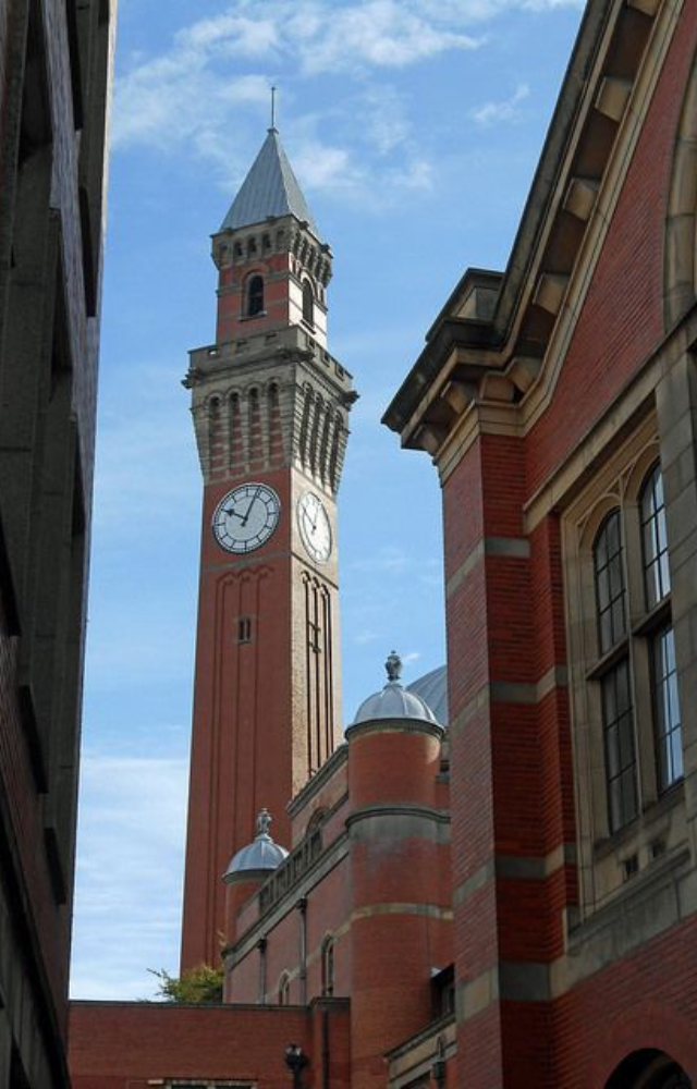 Also called “Old Joe,” this 100-meter university clock tower is the tallest freestanding one in the UK.
