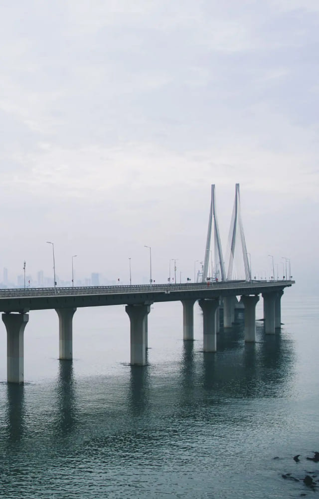 Yet another magnificent spot that`s picturesque and calming, Worli Sea Face gives a breathtaking view of the city during the monsoon.