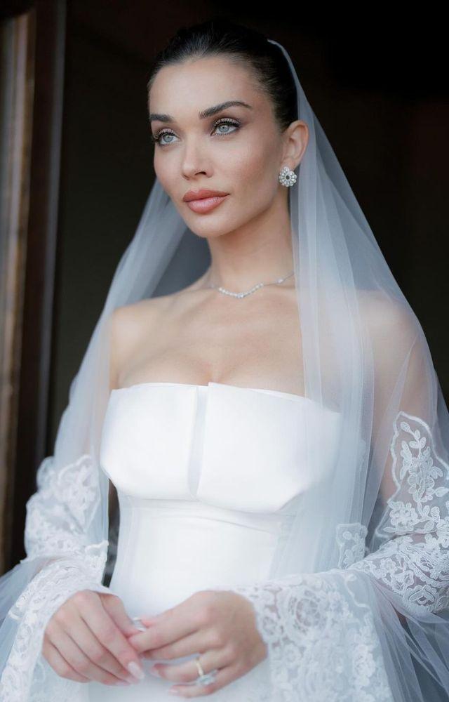 Stunning Bridal Look of Amy Jackson