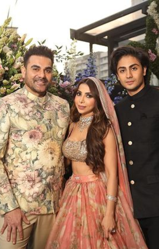 Together with their son Arhaan Khan, Arbaaz and Shura Khan exude family bliss as they capture tender moments of affection in a charming scene.