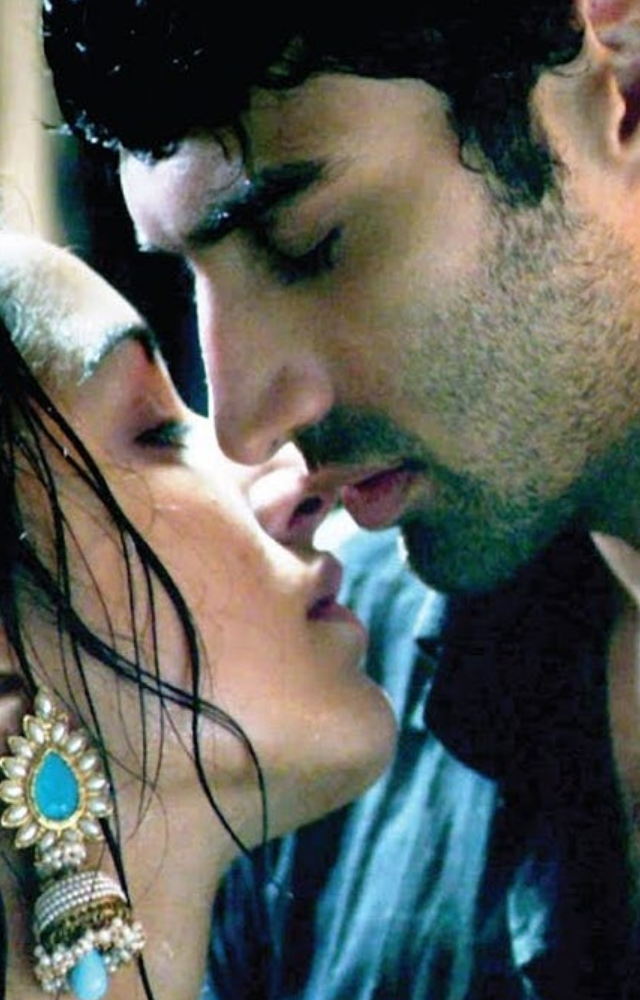 Start the celebrations with the well-known 'Tum Hi Ho' from 'Aashiqui 2.' Fans continue to adore Arijit Singh`s heartfelt performance of this song