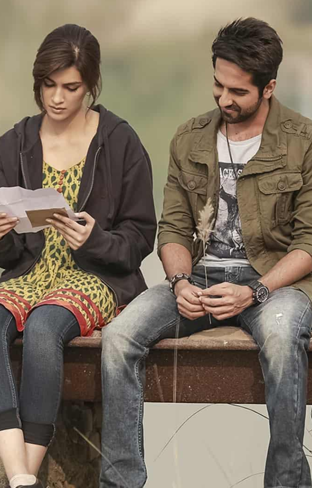 Ayushmann Khurrana performs the well-known song 'Nazm Nazm' from the Hindi movie 'Bareilly Ki Barfi.' The song is well-known for its catchy melody