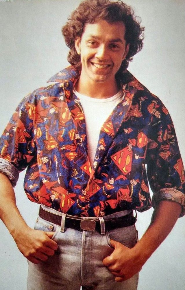 90s fashion choices made by Bobby are renowned, his distinctive style which included bright shirts & jeans, inspired trends that are still in vogue today