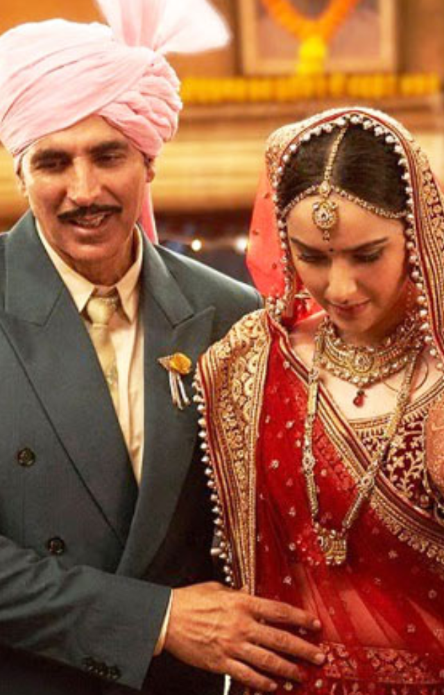 'Tere Saath Hoon Main' is a song from the movie 'Raksha Bandhan,' featuring Akshay Kumar and Bhumi Pednekar. Sung by Nihal Tauro
