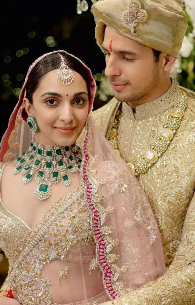 An enchanting Bollywood wedding that exudes elegance and love at every turn of the eyes.