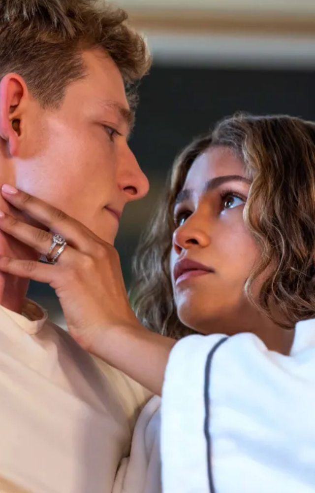 Explore the romantic plot between the primary characters, emphasizing their emotional development and chemistry.